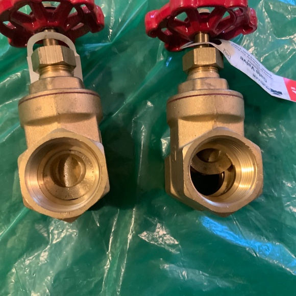 Lot of 3. Mueller B&K. 1 In. Gate Valve Threaded Brass 200 WOG 6TWK0 - Picture 5 of 5